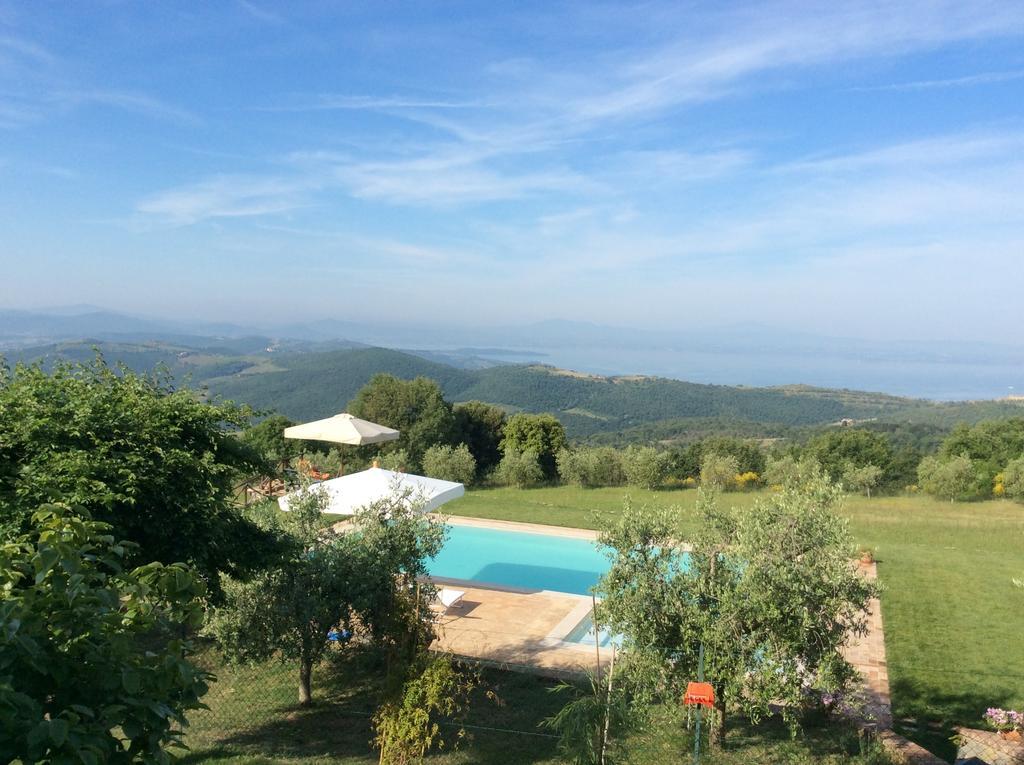 Agriturismo La Bicocca - Apt. "Il Leccio" Castel Rigone Luaran gambar