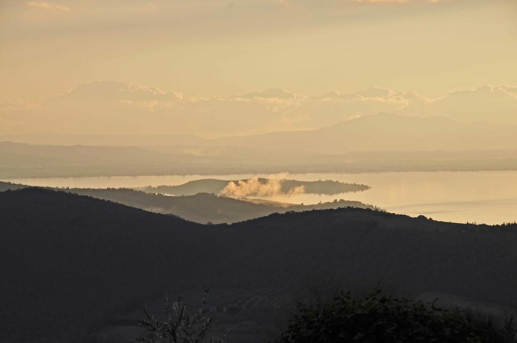 Agriturismo La Bicocca - Apt. "Il Leccio" Castel Rigone Luaran gambar