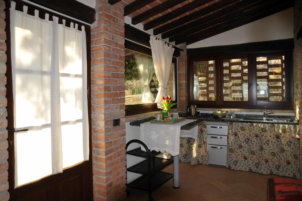 Agriturismo La Bicocca - Apt. "Il Leccio" Castel Rigone Luaran gambar