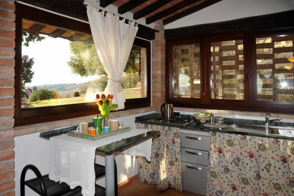 Agriturismo La Bicocca - Apt. "Il Leccio" Castel Rigone Luaran gambar